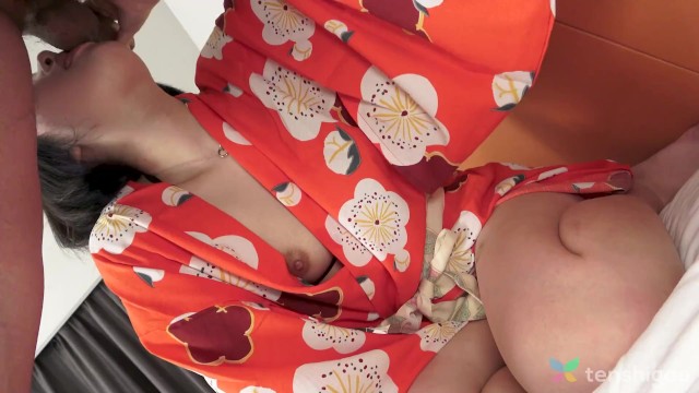 Irraggiungibile modella in filmato castana