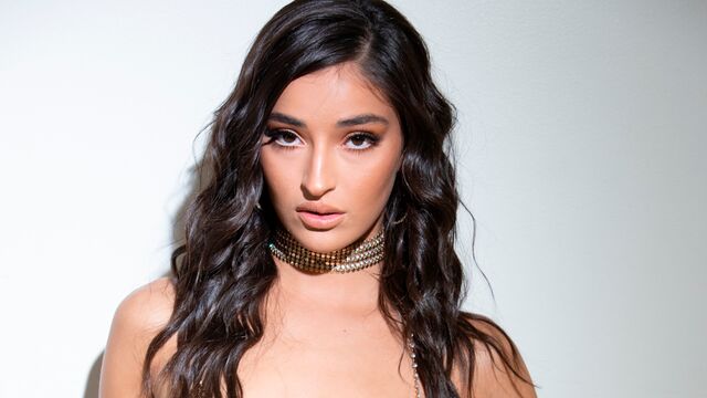 Evil Angel प्रस्तुत करता है Emily Willis का किशोर अश्लील