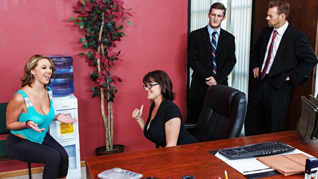 पीला-भूरा रेखाएँ क्रिया Teens Like It Big से दिव्य  Brooke Wylde के साथ