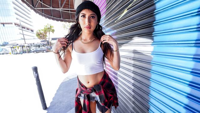 Watch stunner Penelope Woods's porn