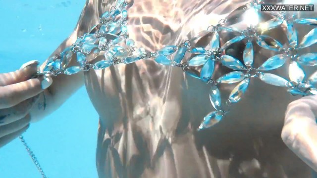 Beautiful Zazie's hottest petite sex