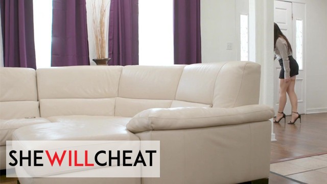 Keira Croft en tráiler de misionero de She Will Cheat