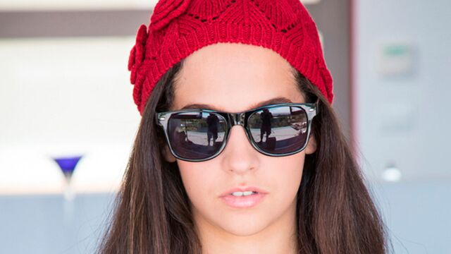 Beauty Annika Eve - brunette action - Teens Love Huge Cocks