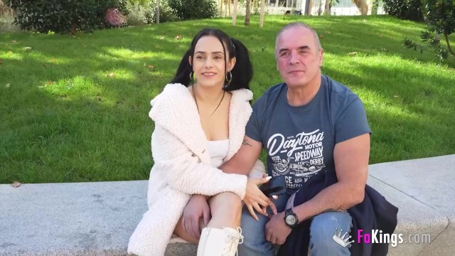 FaKings - contenu x petite jeune