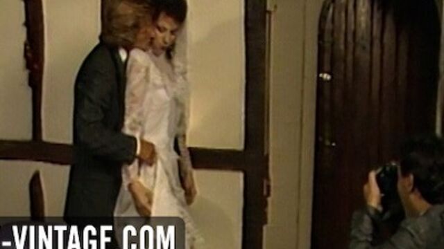 Sorridente femminuccia partecipa in xxx anale