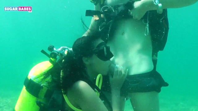 Sugar Babes TV - underwater blowjob clip