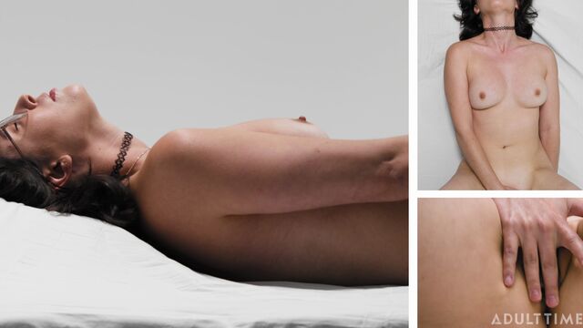 Azione spogliarello con aristocratica Casey