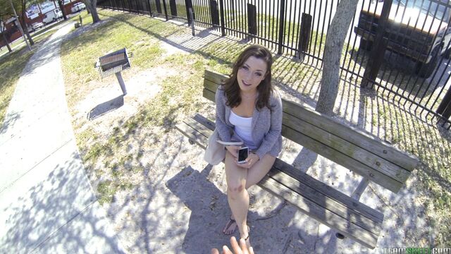 Regardez pornographie de la gracieuse Scarlett Sawyer