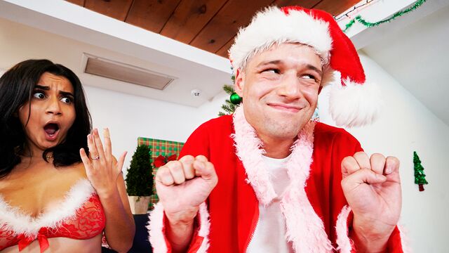 Roxie Sinner y Ashlyn Peaks en película de pajazo de Big Tits, Round Asses