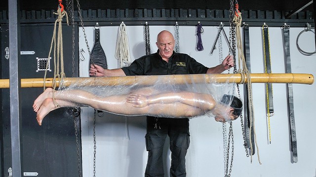 Sortuda pupila - escravidão vídeo - Bondagettes