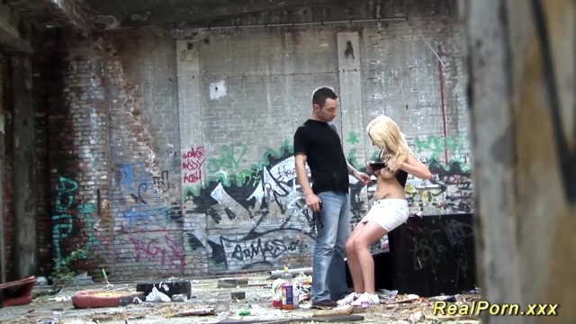 La energética mujercita - adelanto de garganta profunda - Real Porn