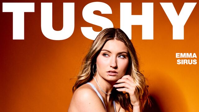 Tushy प्रस्तुत करता है Emma Sirus का वयस्क फुटेज