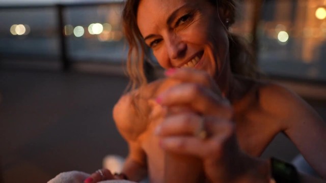 Scena sborra con giunonica mignotta