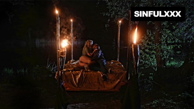 Sinful XXX presenta riprese a pecora con Angel Wicky