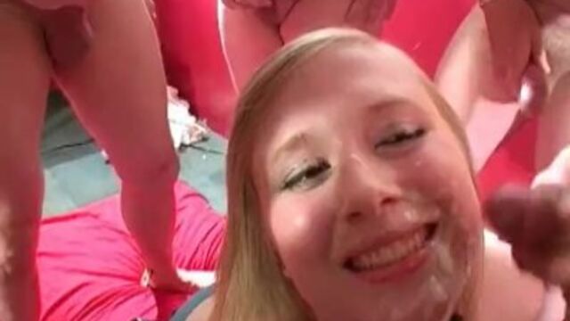 Perfetta Satine Spark - porno orgasmo - Splat Bukkake