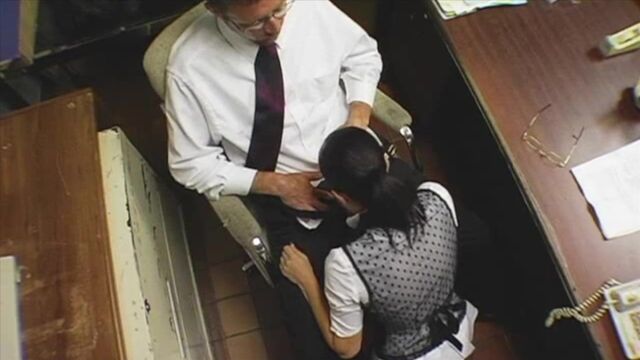 Brandi Belle प्रस्तुत करता है Brandi Belle का ब्लोजॉब विड.