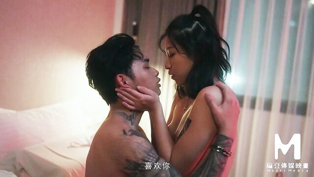 Model Media presenta oscenità orale con Lan Xiang Ting