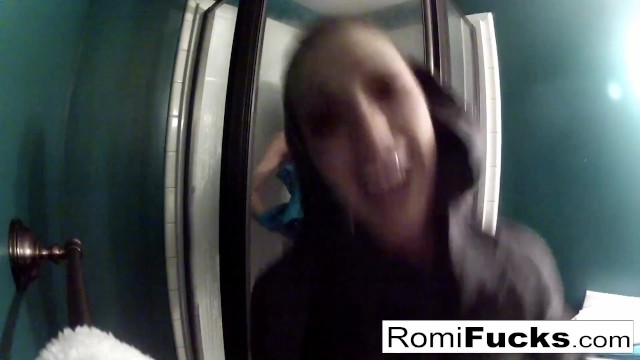 Video castana con Romi e Abigail