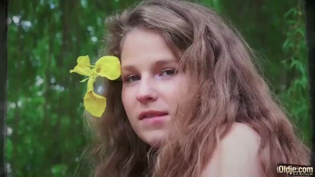 Oldje presenta xxx con las estilo perrito de Lilith Lee