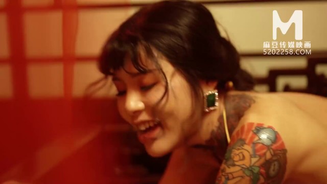 Mira contenido con la deshinibida Ai Qiu