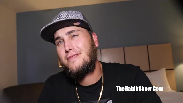 L'aphrodisiaque muse dans vidéo noire