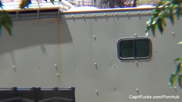 Guarda filmato di radiante Capri Cavanni