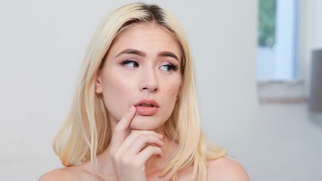 Guarda trailer di bellezza Jessie Saint