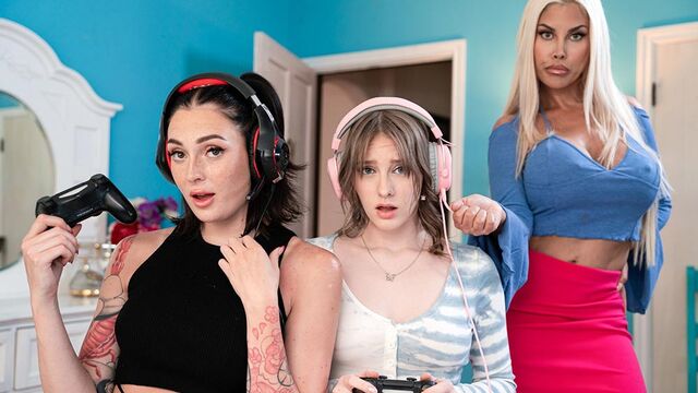 Azione depilata con piacevole per gli occhi Bridgette e Melody