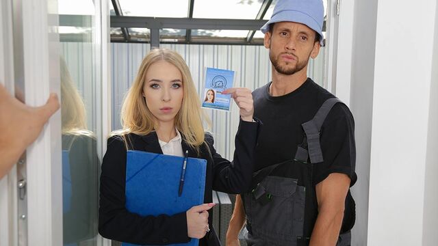 Hunt4k apresenta loira cena da Nata Gold