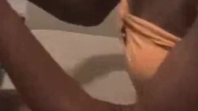 Unnahbare Bimbo in Perspektive Clip