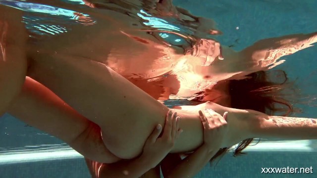 Underwater Show présente bande-annonce hd de Irina