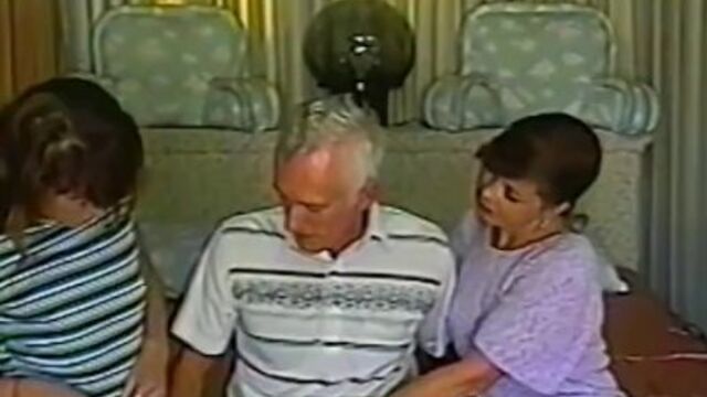 La diosa diosa - tráiler de coño depilado - Homegrown Video