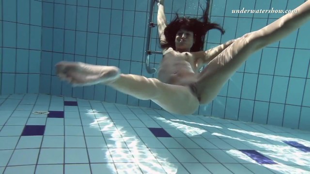Russian clip with cheerful chickfriend from Underwater Show