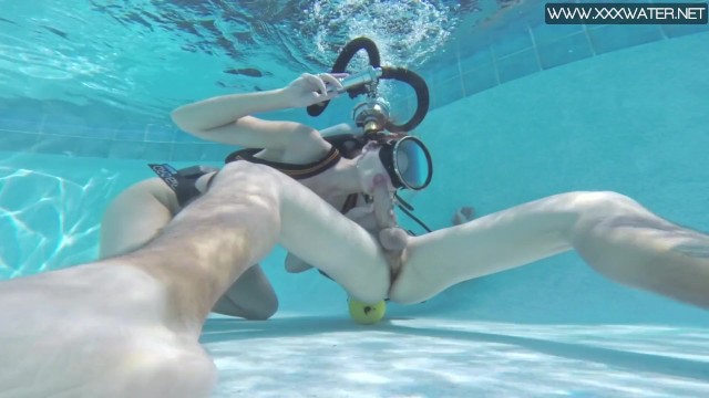 Underwatershow sex with lusty Minnie Manga from Underwater Show