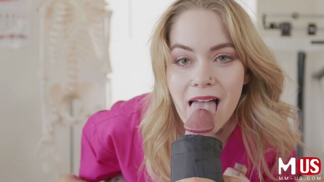 Trailer tette grosse con instancabile Sage