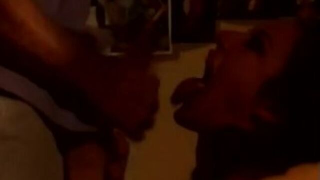 Orgasmus Sexfilm mit gut aussehender Taylor Rain von Penthouse