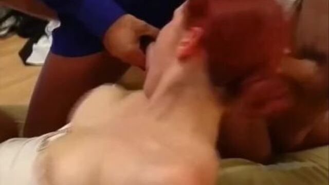 Sanfte Lady in Blowjob Sexfilm