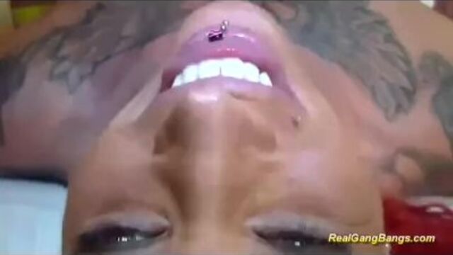 Guarda porno di carina cuoricina