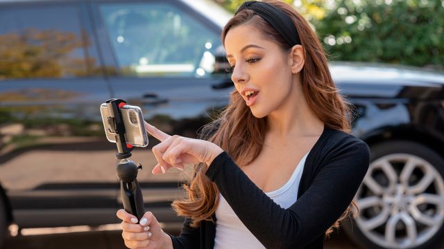 Emozionale Vanna Bardot partecipa in porno culo sodo