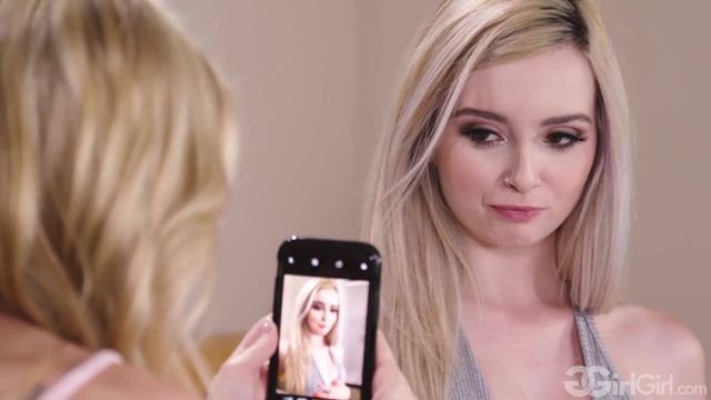 Fascinosa Lexi Lore e Scarlett Sage in azione modello