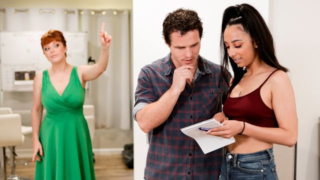 Assista filme da presente Penny Pax e Kiarra Kai