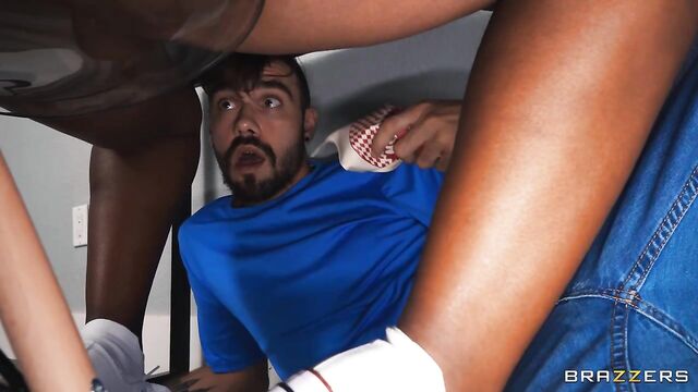 Brazzers Exxtra - sexe longues jambes