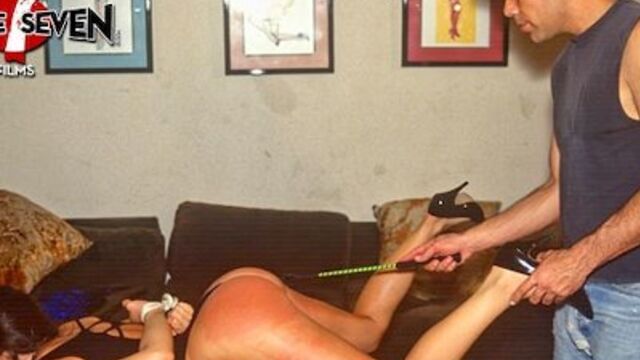 Sofisticada gata estrelando em buceta cabeluda trailer