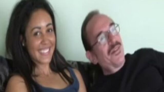 Reina en clip de estilo perrito de Ed Powers