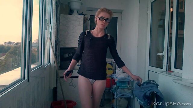 Pornografía de sin sexo protagonizado por la sensacional Dani 2