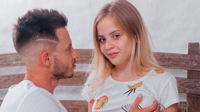 Monica A em vaqueira filme no Raw Couples