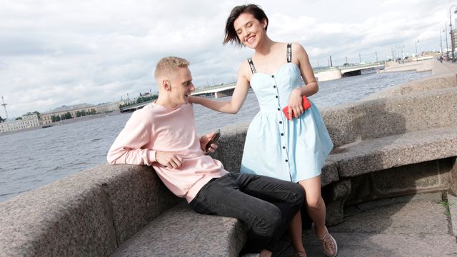 Young Courtesans présente clip maigre de Alex Swon