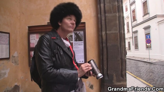 Kostbare Bettgenossin's Sexstreifen anschauen