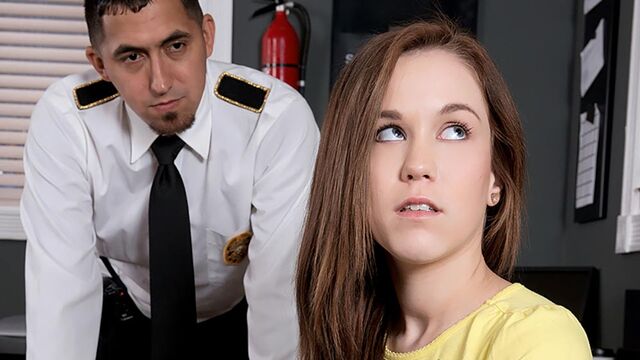 Dschungelhafte Trinity Rae in der Hauptrolle in Mittelgroße Titten Sexfilm