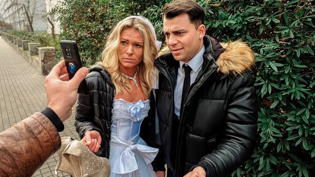 Watch cheerful floozy's trailer